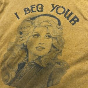 "I Beg Your Parton" Tee